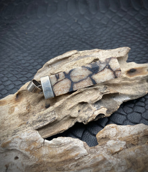 FOSSIL SILVER PENDANT