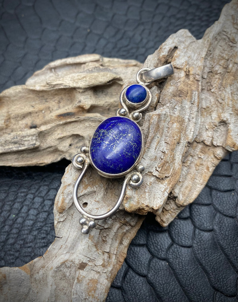 VINTAGE LAPIS AZUL SILVER PENDANT