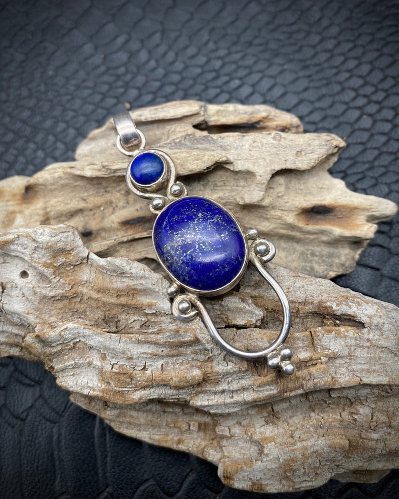 VINTAGE LAPIS AZUL SILVER PENDANT