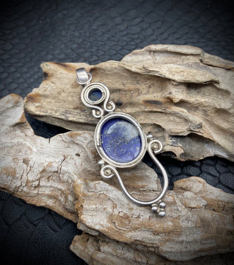 VINTAGE LAPIS AZUL SILVER PENDANT