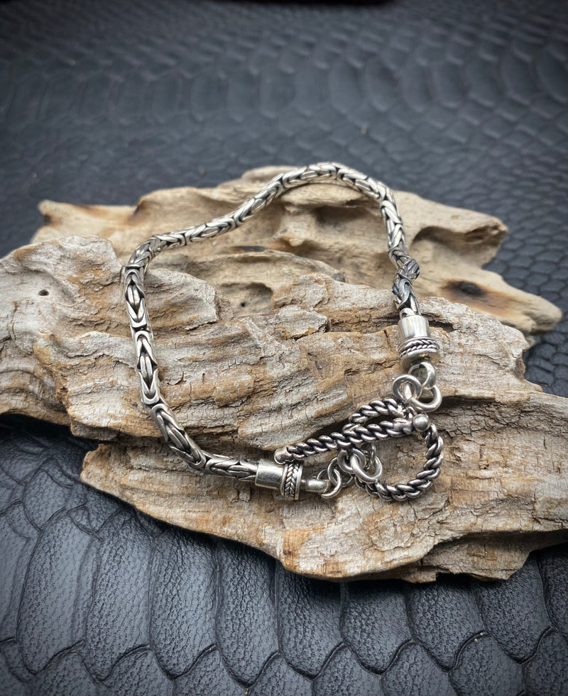 SILVER CHAIN BRACELET