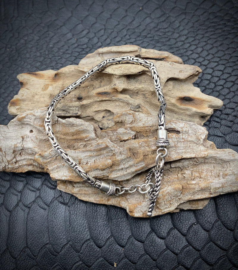 SILVER CHAIN BRACELET